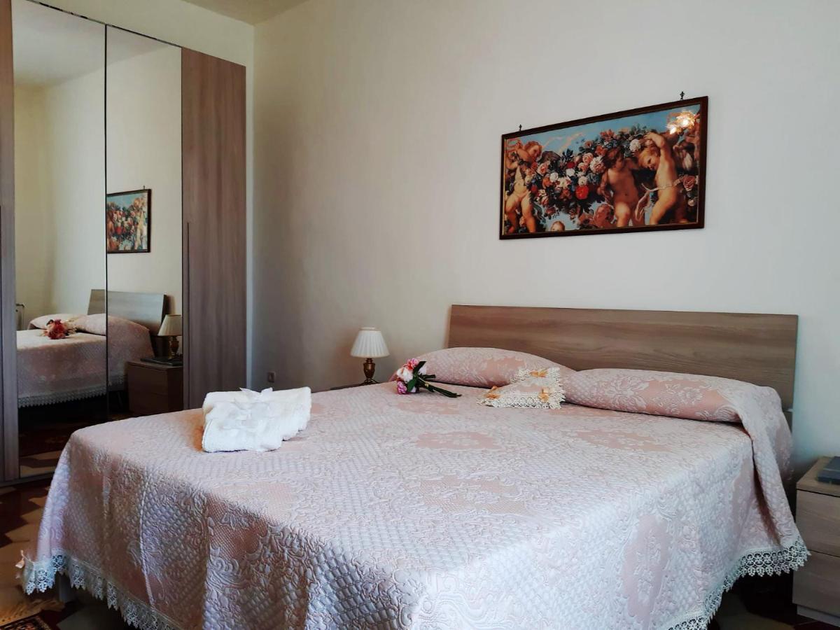 A Casa Di Carla Apartment Terracina Bagian luar foto