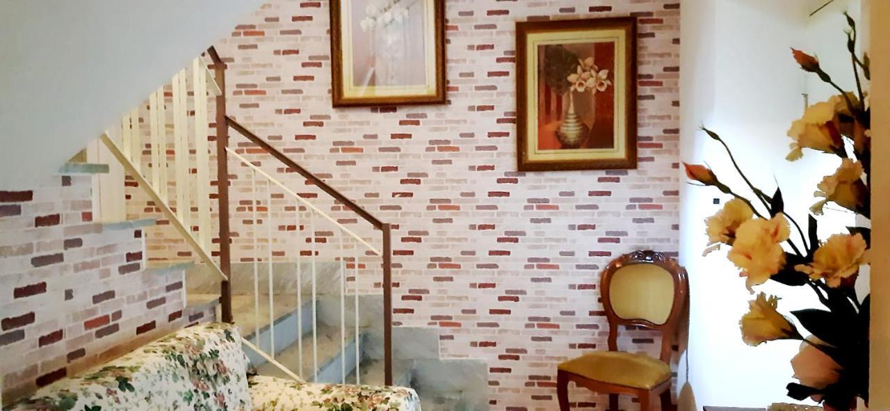 A Casa Di Carla Apartment Terracina Bagian luar foto