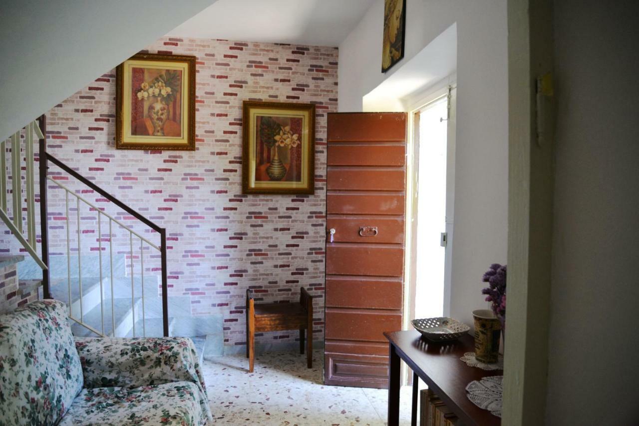 A Casa Di Carla Apartment Terracina Bagian luar foto
