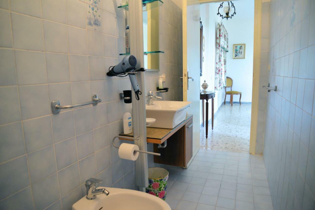 A Casa Di Carla Apartment Terracina Bagian luar foto