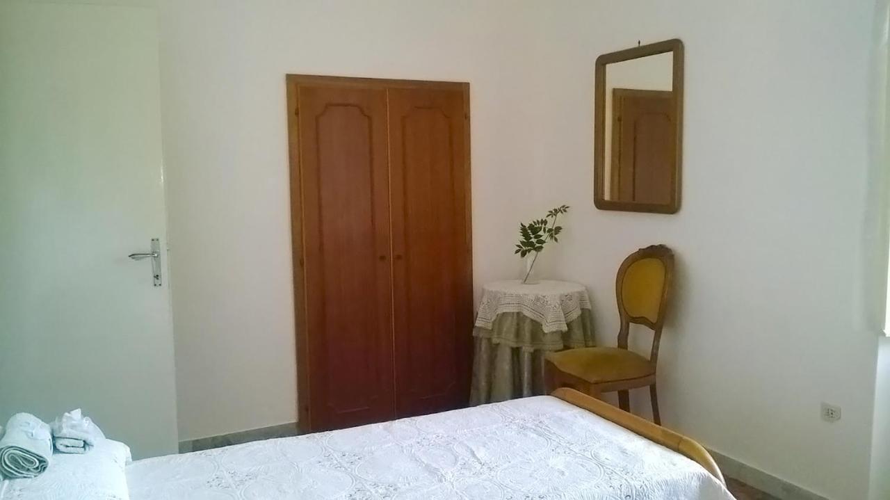 A Casa Di Carla Apartment Terracina Bagian luar foto